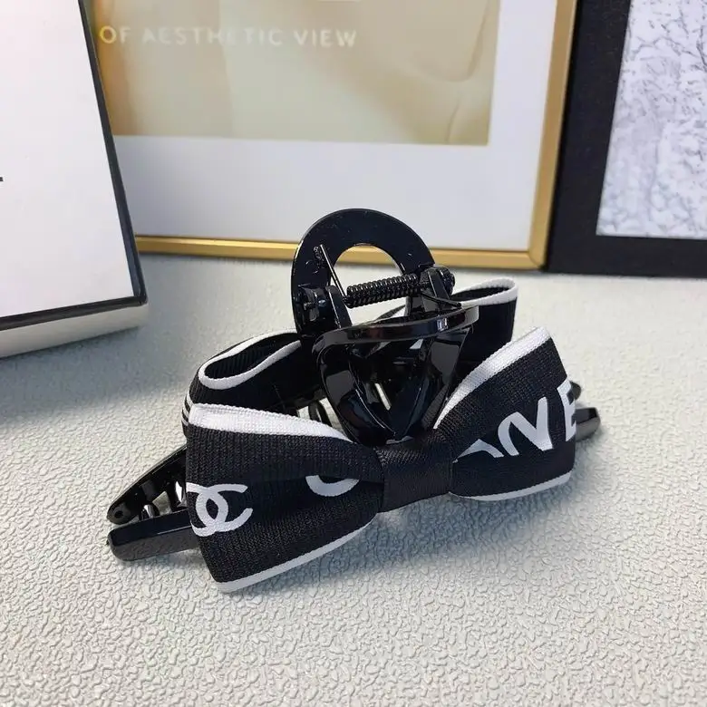 Chanel Hair Grab Clip  (9)